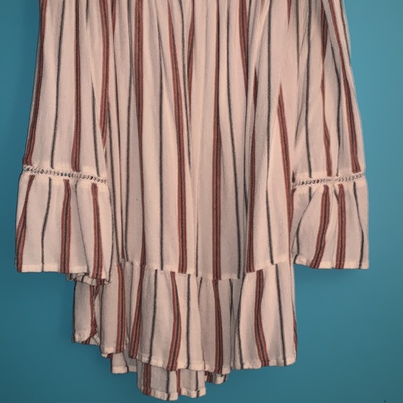 Off the shoulder blouse! - Picture 3 of 3